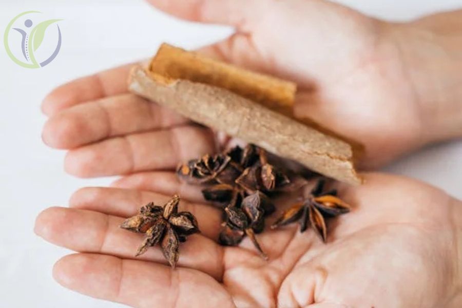 Rượu xoa bóp giảm đau xương khớp Hương Thảo Linh sử dụng hoàn toàn từ các thành phần thảo dược tự nhiên