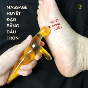 Hướng dẫn sử dụng dụng cụ bấm huyệt chân: bấm huyệt bằng đầu tròn